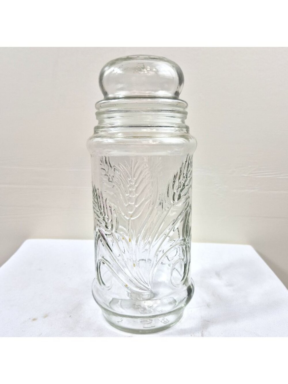 1982 Planters Peanuts Glass Canister Wheat Pattern Jar with Lid Mr. Peanut